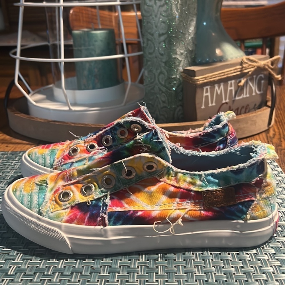 Blowfish Kids Slip On Malibu Sneakers - Picture 4 of 6
